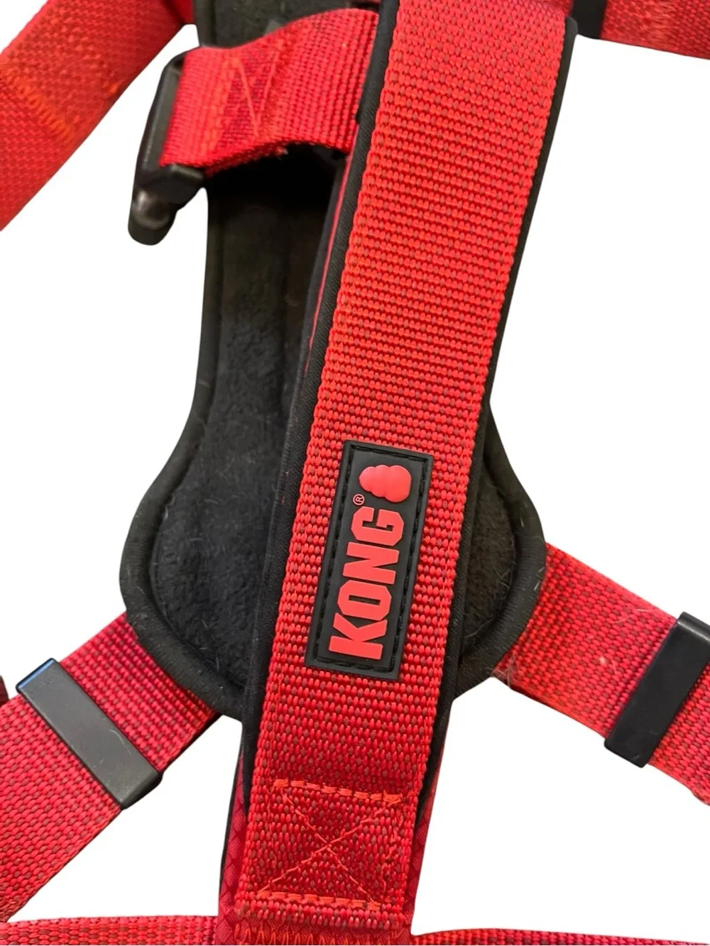 Kong Red No-Pull Dog Harness with Padded Chest Plate in excellent condition